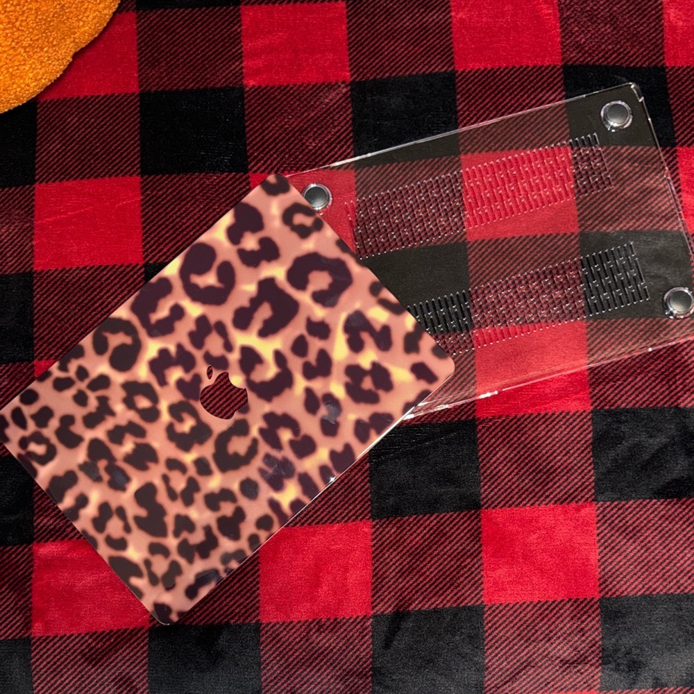 It Girl Leopard MacBook 14” Case